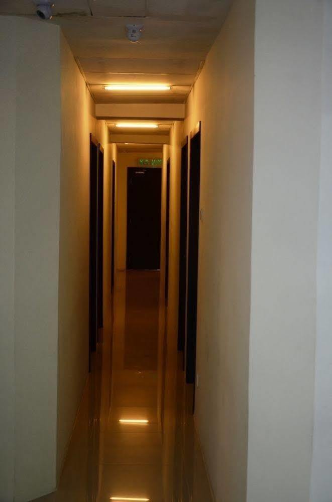 Aura Hotel Kuala Lumpur Bagian luar foto